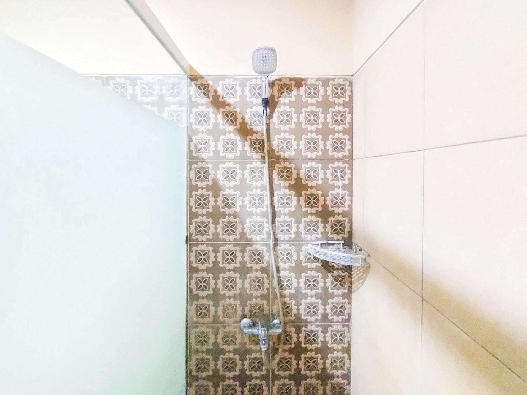 Reddoorz Syariah At Graha Adi Karya Kartasura Hotel Kartosuro ภายนอก รูปภาพ