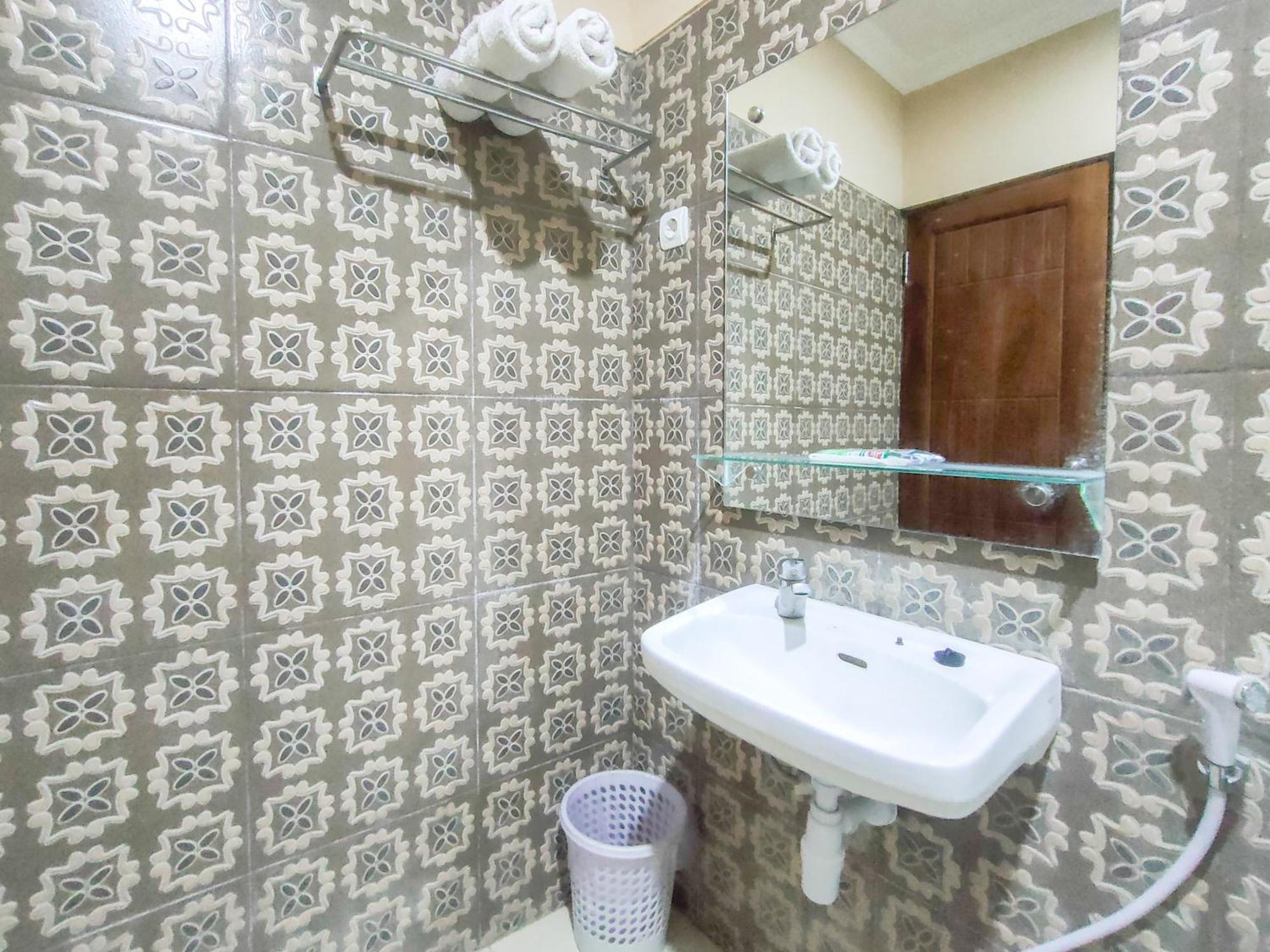 Reddoorz Syariah At Graha Adi Karya Kartasura Hotel Kartosuro ภายนอก รูปภาพ