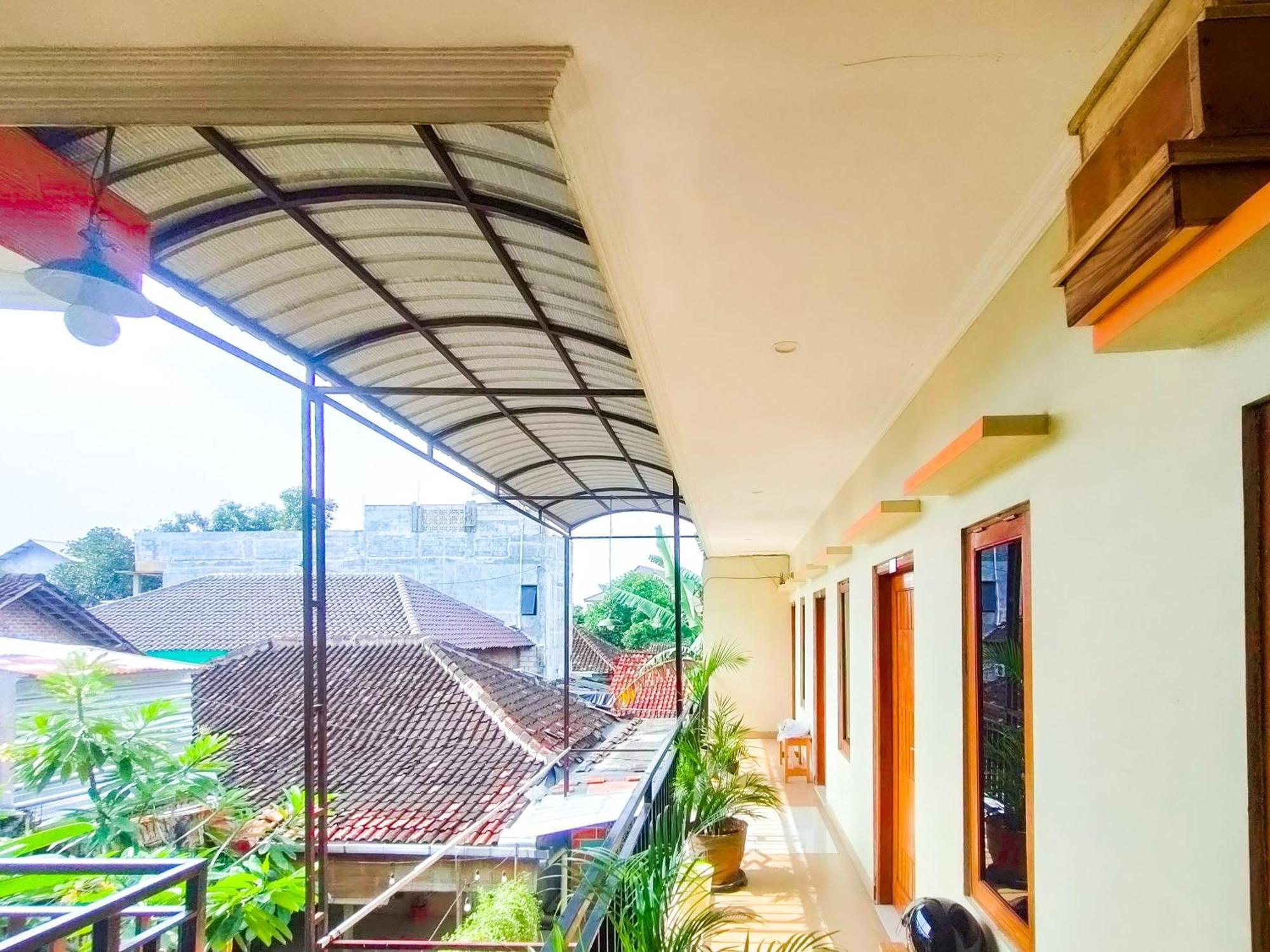 Reddoorz Syariah At Graha Adi Karya Kartasura Hotel Kartosuro ภายนอก รูปภาพ