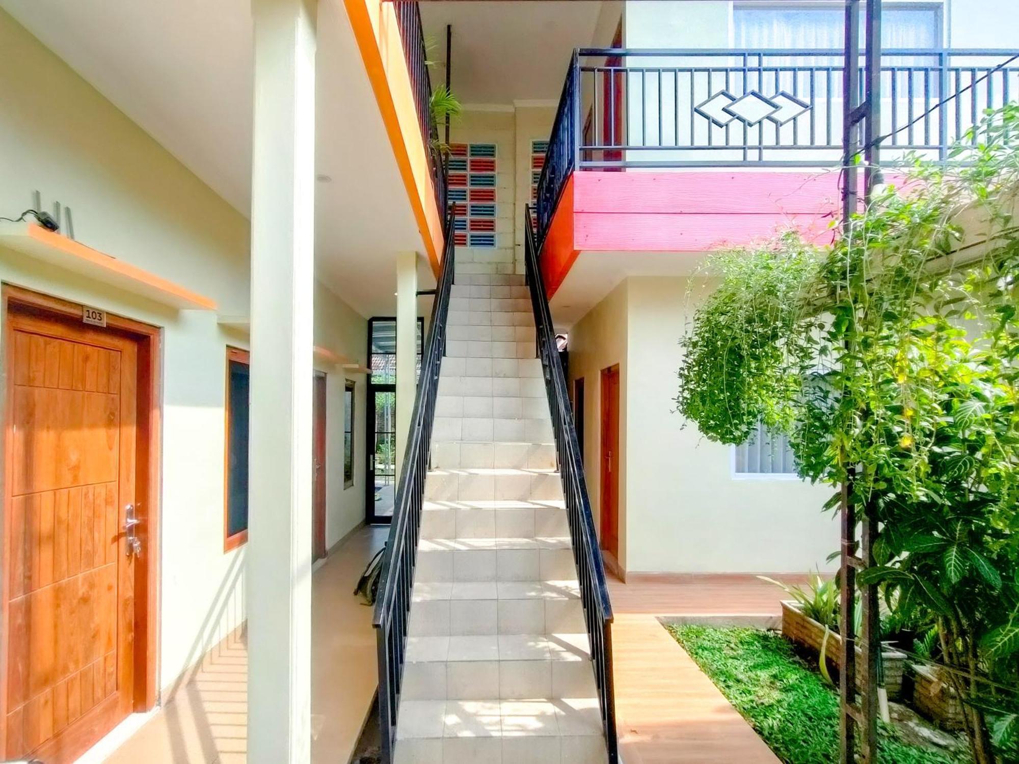 Reddoorz Syariah At Graha Adi Karya Kartasura Hotel Kartosuro ภายนอก รูปภาพ